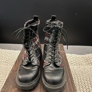 Plaid Lace-Up Combat Boots